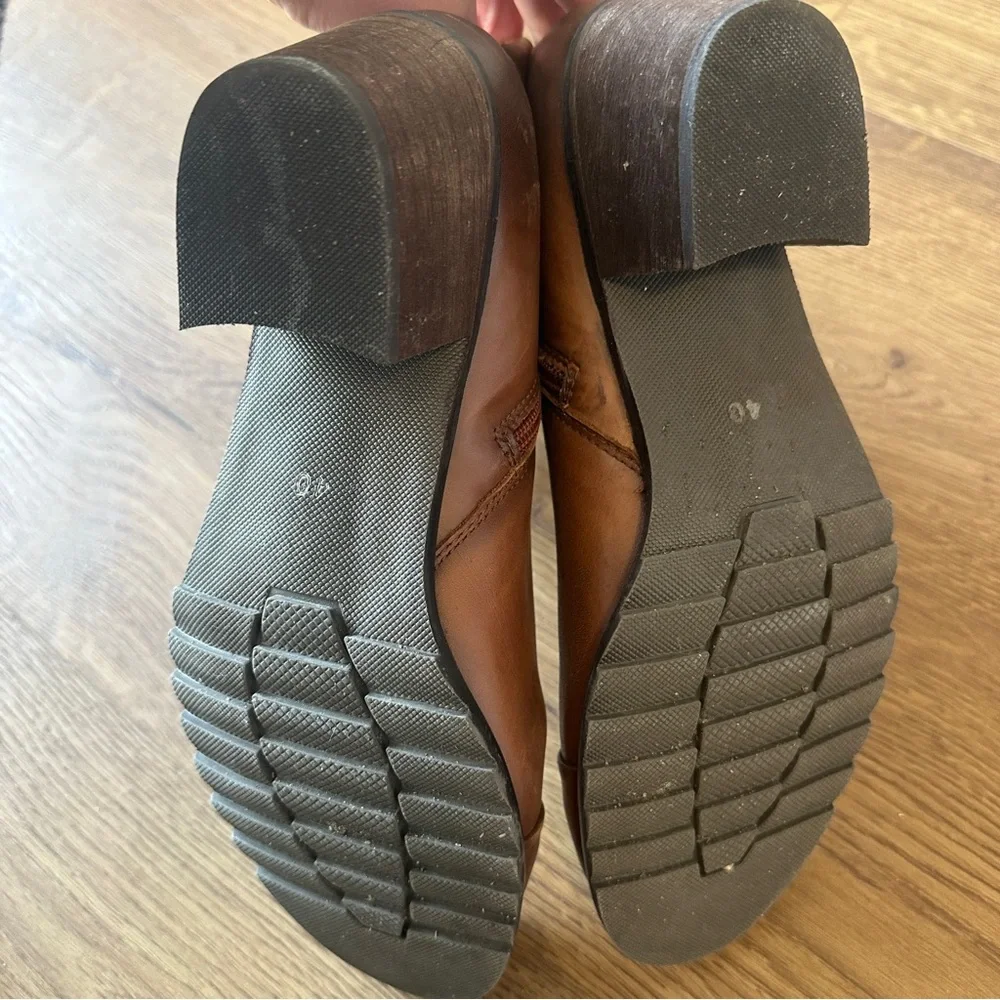 Pikolinos Brown Leather Ankle Boots with Tassel - Picture 9 of 10